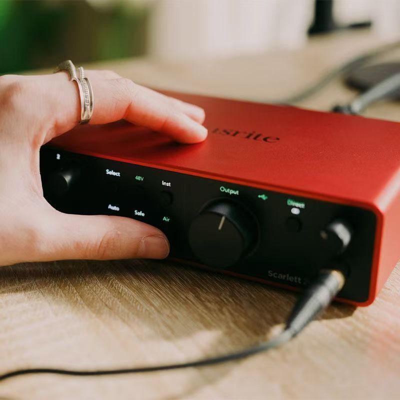 Forster Scarlet for 2i2 Quad G - đánh giá và giá Musical Instrument Of